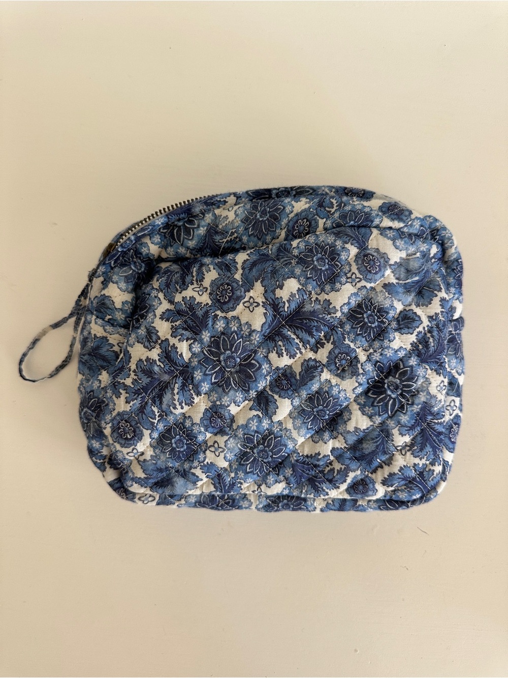 Doen Quilted Floral Cosmetic Pouch - Blue & White